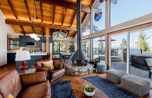 Meeks Bay Ski Chalet | Alpenglow Aerie | StayLuxe Rubicon