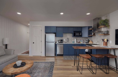 Century West Condo | Alpenglow Haus- Stay for 4!