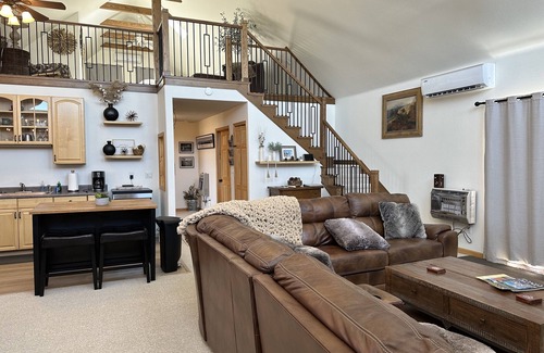 Westcliffe House | Alpenglow Retreat with Breathtaking Mountain Views