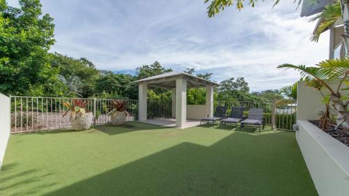 Airlie Beach Apartment | Alpha 8 on Waterson - Airlie Beach