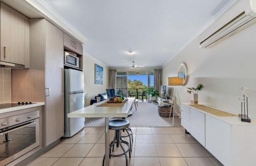 Airlie Beach Apartment | Alpha 8 on Waterson - Airlie Beach
