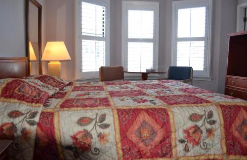 Cow Hollow Hotel | Alpha Inn and Suites