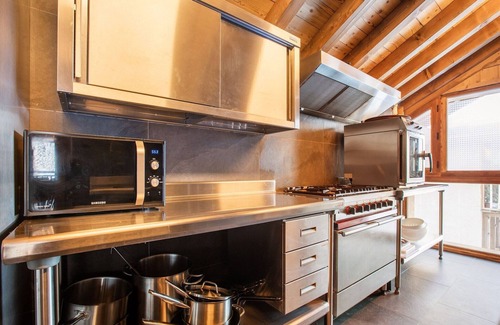 Champagny-en-Vanoise Ski Chalet | Alpine Chalet with Spa and pets