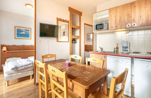Chamrousse Apartment | Alpine Comfort for Six Guests