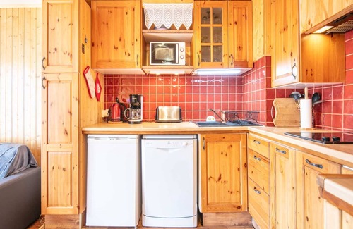 Chamrousse Apartment | Alpine Comfort with Balcony Views