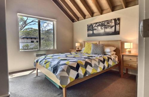 Dinner Plain Ski Chalet | Alpine Edge