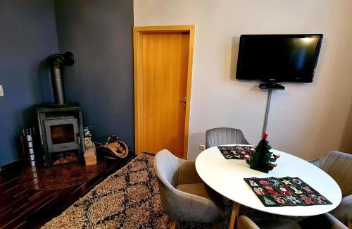 Dorfstadt Apartment | Alpine Getaway with Fireplace