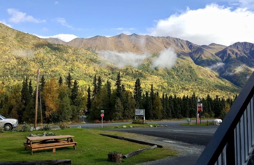 Cooper Landing Hotel | Alpine Inn Motel