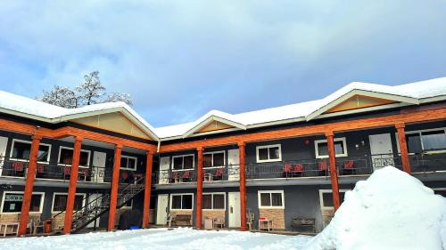 Revelstoke Hotel | Alpine Inn & Suites