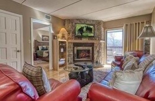 Chalet Village Condo | "Alpine Lookout" Spacious Gatlinburg Condo w Smoky Mtn Views