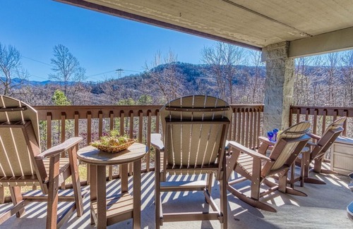Chalet Village Condo | "Alpine Lookout" Spacious Gatlinburg Condo w Smoky Mtn Views