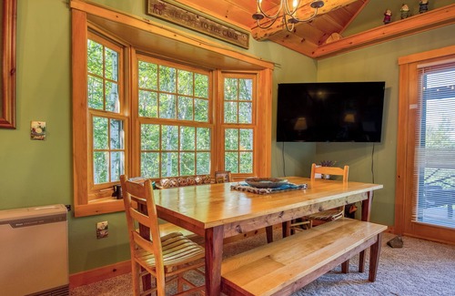 Rangeley House | Alpine Loon Lodge - Just a mile from downtown Rangeley with lake views!