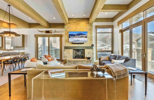 Sun Valley House | Alpine Luxe Home at White Clouds