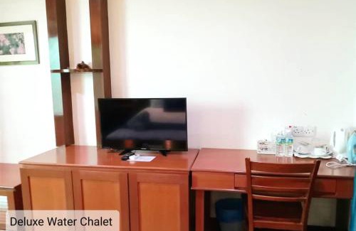 Taman Tanjung House | Alpine LXPD Water Chalet