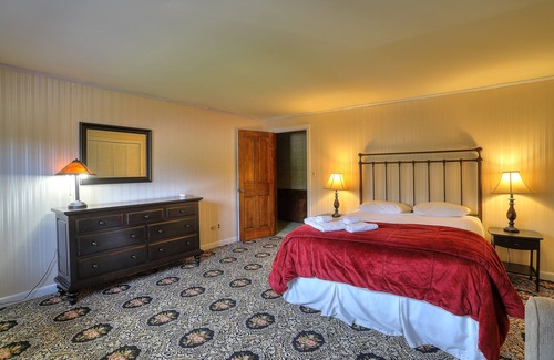 Rangeley House | Alpine Meadows Lodge - Beautiful home on 7 acres of land just a mile from Main Street