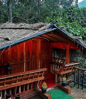 Kanthalloor House | Alpine Mud house Kanthalloor