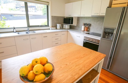 Bright House | Alpine Nest - sunny retreat close to town