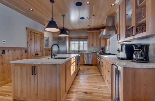 Olympic Valley House | Alpine Perfection - TLUXP
