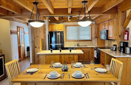 Big White Ski Resort Ski Chalet | Alpine Timber Luxury Chalet w/Hot Tub