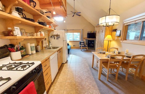 Mazama Cabin | Alpine View Cabin at Timberline Meadows in Mazama