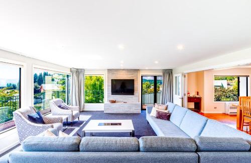 Lake Tekapo House | Alpine Vista