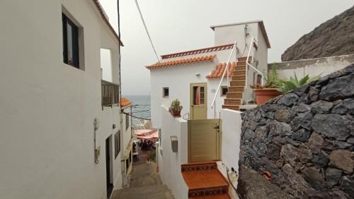 Alojera House | alquilaencanarias Casa La Playa La Gomera