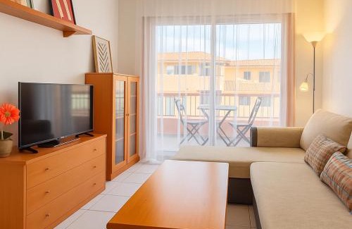 El Medano Apartment | Alquilaencanarias-Medano Galte, terrace and beach