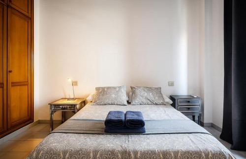 El Medano Apartment | Alquilaencanarias-Medano Galte, terrace and beach