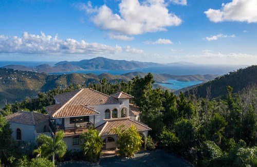 Bordeaux Mountain House | Alta Vista - Mint condition property- 50 mile views!