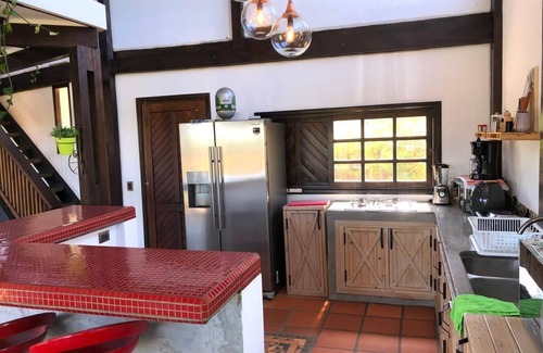 El Penol Cabin | Altavista house: Spacious 5-bedroom with Lakeview, Jacuzzi & WiFi in Guatape
