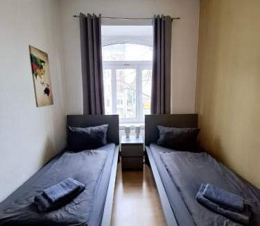 Suedvorstadt Apartment | Altbauwohnung direkt an der Karli mit Balkon - Netflix inklusive