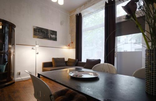 Prenzlauer Berg Apartment | Altbauwohnung mit 3 Bädern (PB6)