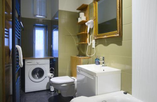 Prenzlauer Berg Apartment | Altbauwohnung mit 3 Bädern (PB6)