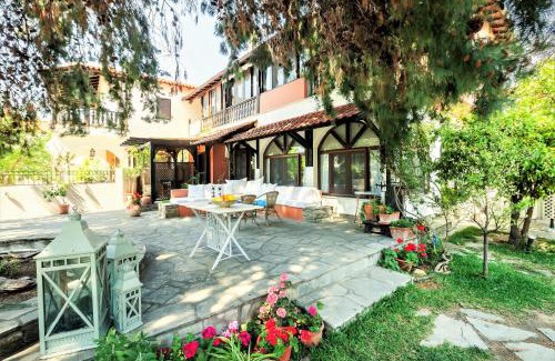Paradhisos House | Alterra Vita