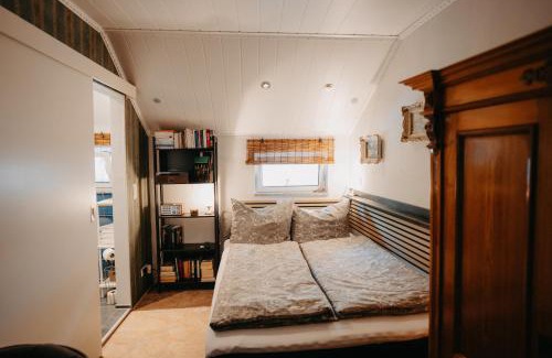 Edenkoben Apartment | Altes Häusle - Doppelzimmer Weinrebe