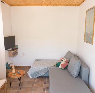 Galatas Apartment | ALTHEA - cozy with spacious terrace views
