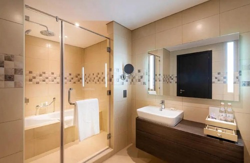 Doha Apartment | Althuraya Tower 3005