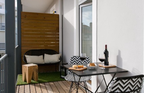 Lisbon Old Town Apartment | ALTIDO Elegant City Deluxe Apartment & ALTIDO Luxurious 3-bedroom Apt with Terrace in Intendente