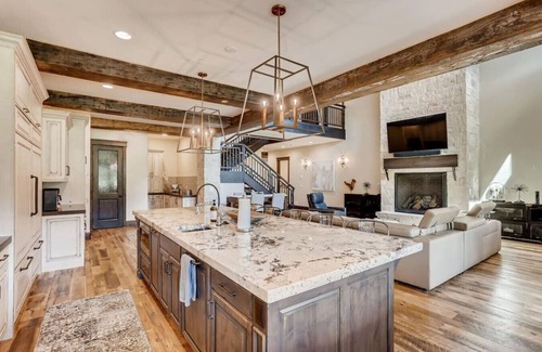 Copper Mountain Apartment | Altitude Adjustment | Luxury at Copper | 7BR Sleeps 26 | Hot Tub & Theater