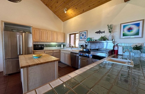 Arroyo Seco House | Alto Salto Secluded Luxurious Mountain Home, Amazing Views, Private Hot Tub