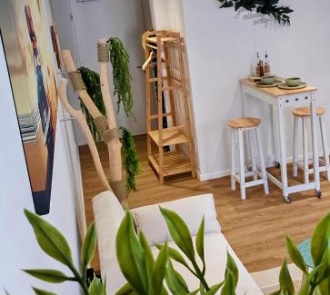 Sudost Old Town Apartment | Altstadt INsel - workaction - free parking - Audi - Balkon - Aufzug