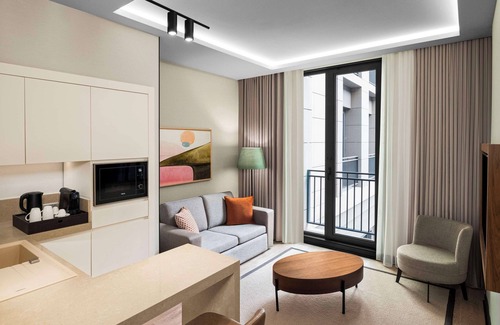 Uskudar Hotel | Altunizade Suites Istanbul, Curio Collection by Hilton