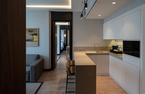 Uskudar Hotel | Altunizade Suites Istanbul, Curio Collection by Hilton