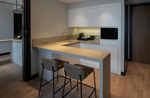 Uskudar Hotel | Altunizade Suites Istanbul, Curio Collection by Hilton