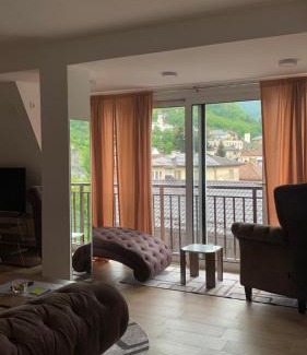 Visegrad Apartment | Aluna 3