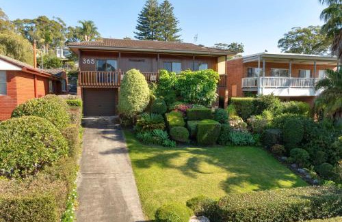 Vincentia House | Alva Lee by Experience Jervis Bay