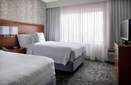 Indianapolis Hotel | Always a Great Idea To Unwind! Pets Allowed, Near Bumblebee Ruins