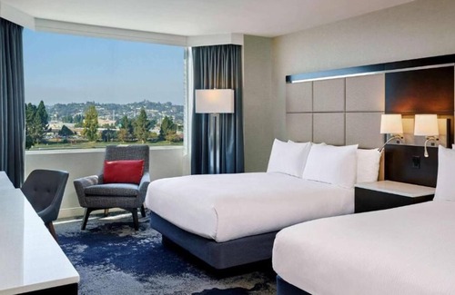 Redwood Shores House | Always a Great Idea To Unwind! Mountain View, Outdoor Pool, Pet-friendly Hotel!