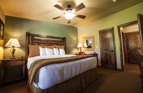Zion National Park South Entrance Hotel | Always a Great Idea To Unwind! Near Zion Nature Center with Outdoor Pool