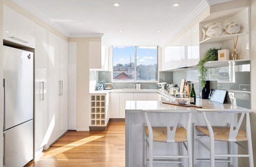 Bondi Beach Apartment | Always Friday - Luxe, Stylish Beach Abode - 3 min walk to Bondi Beach
